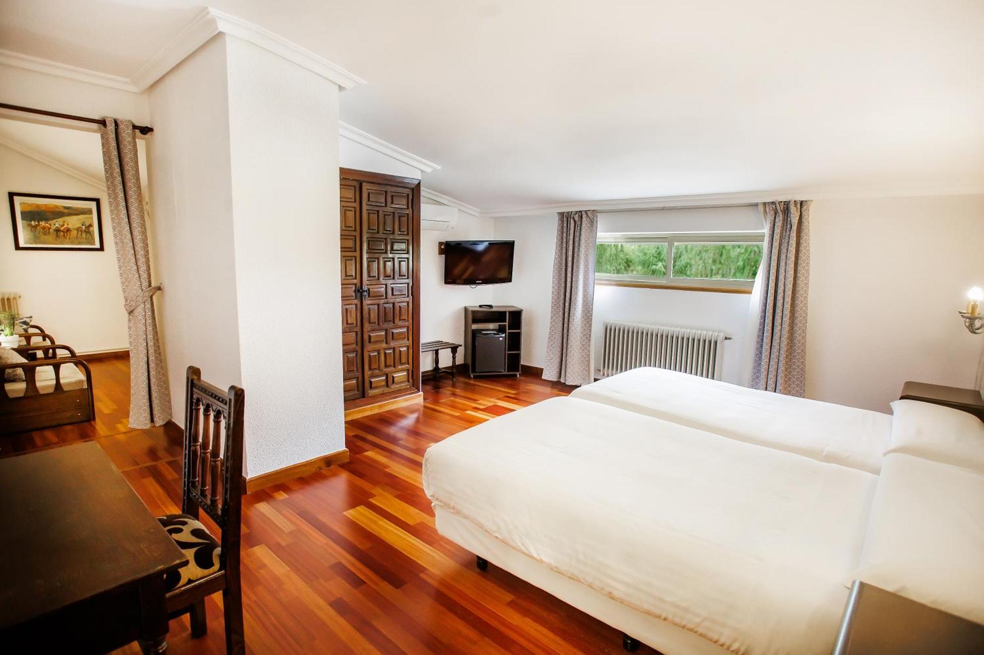 Hotel Conde Rodrigo II By Eme Hoteles Ciudad-Rodrigo Zewnętrze zdjęcie