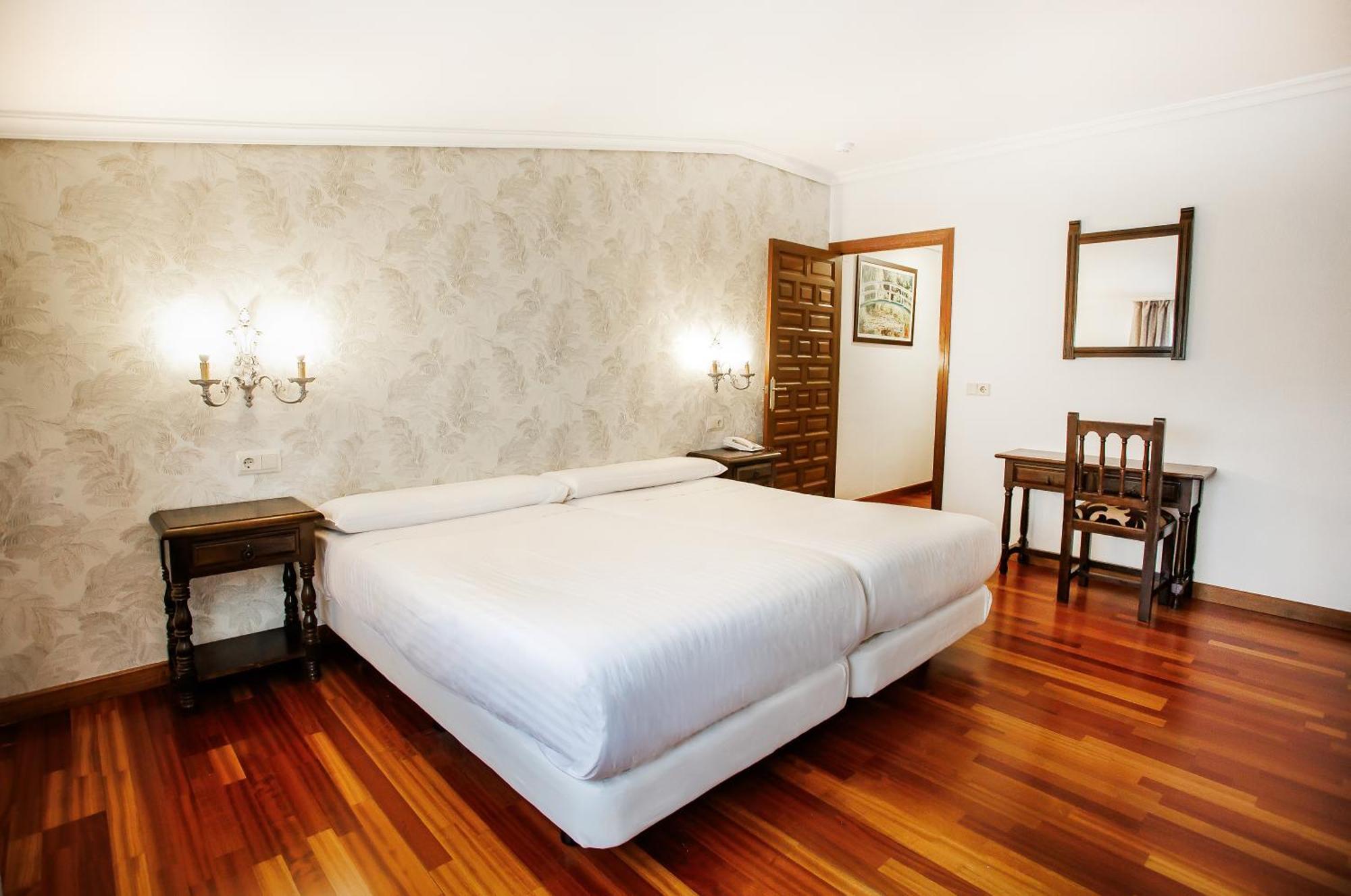 Hotel Conde Rodrigo II By Eme Hoteles Ciudad-Rodrigo Zewnętrze zdjęcie