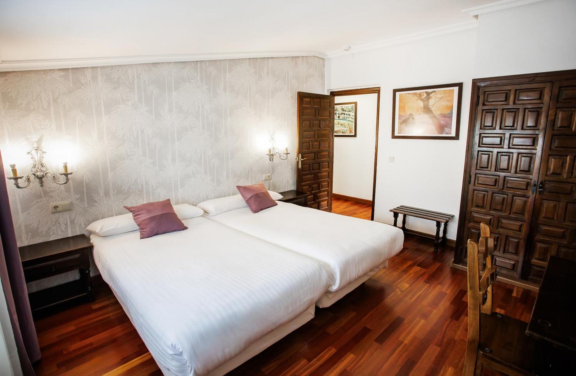 Hotel Conde Rodrigo II By Eme Hoteles Ciudad-Rodrigo Zewnętrze zdjęcie